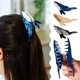 thumbnail image 4 of Pinzas para el pelo de acetato con diseño de ballena azul para mujer: elegantes, con sujeción segura, vista trasera moderna y ajuste universal., 4 of 5