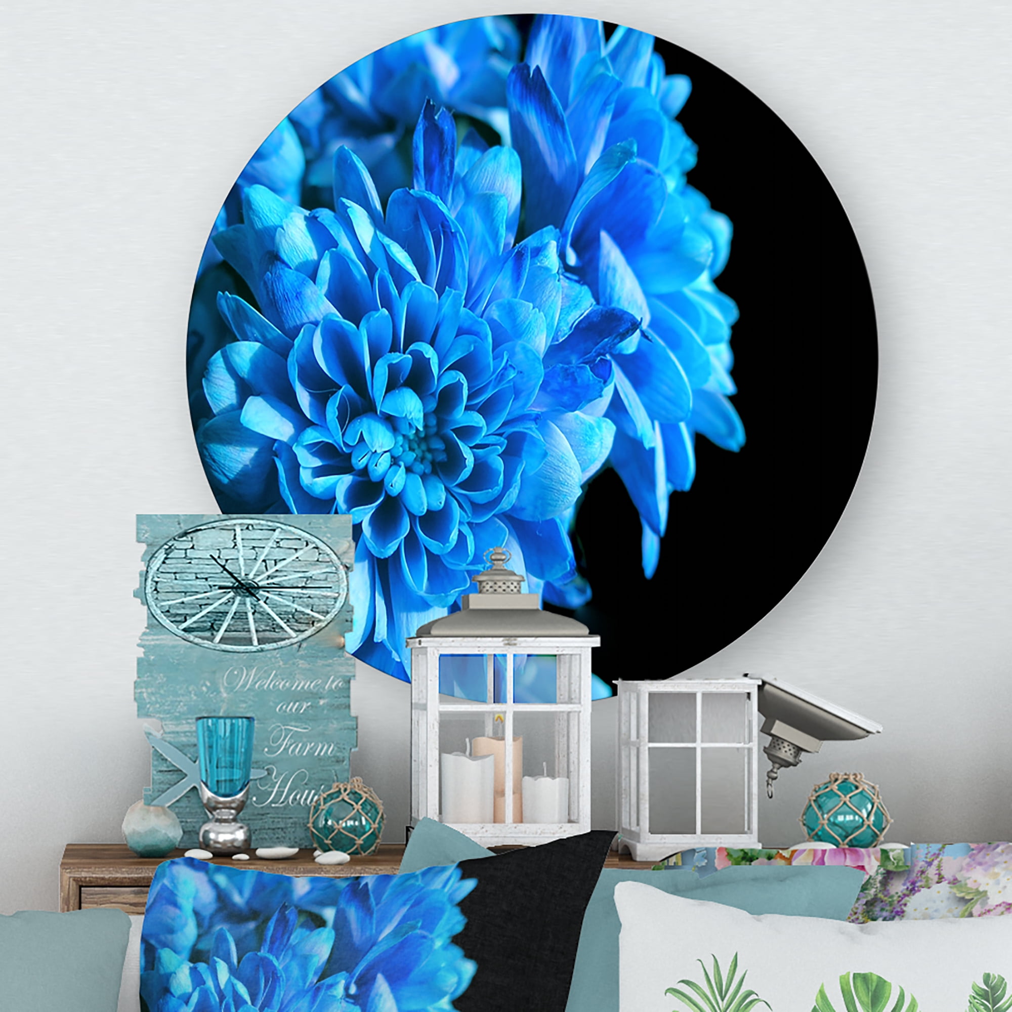 Designart 'Detail of Blue Flowers On Black Background I' Traditional Circle Metal Wall Art 11x11 - Disc of 11