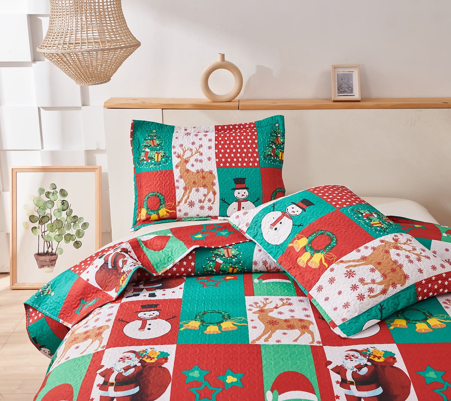 Smuge Reversible Christmas Santa Claus Bedding Set Green Red Plaid Twin Size Lightweight Snowflake Quilt Set Reindeer Bedspread Snowman Coverlet with 2 Pillow Shams