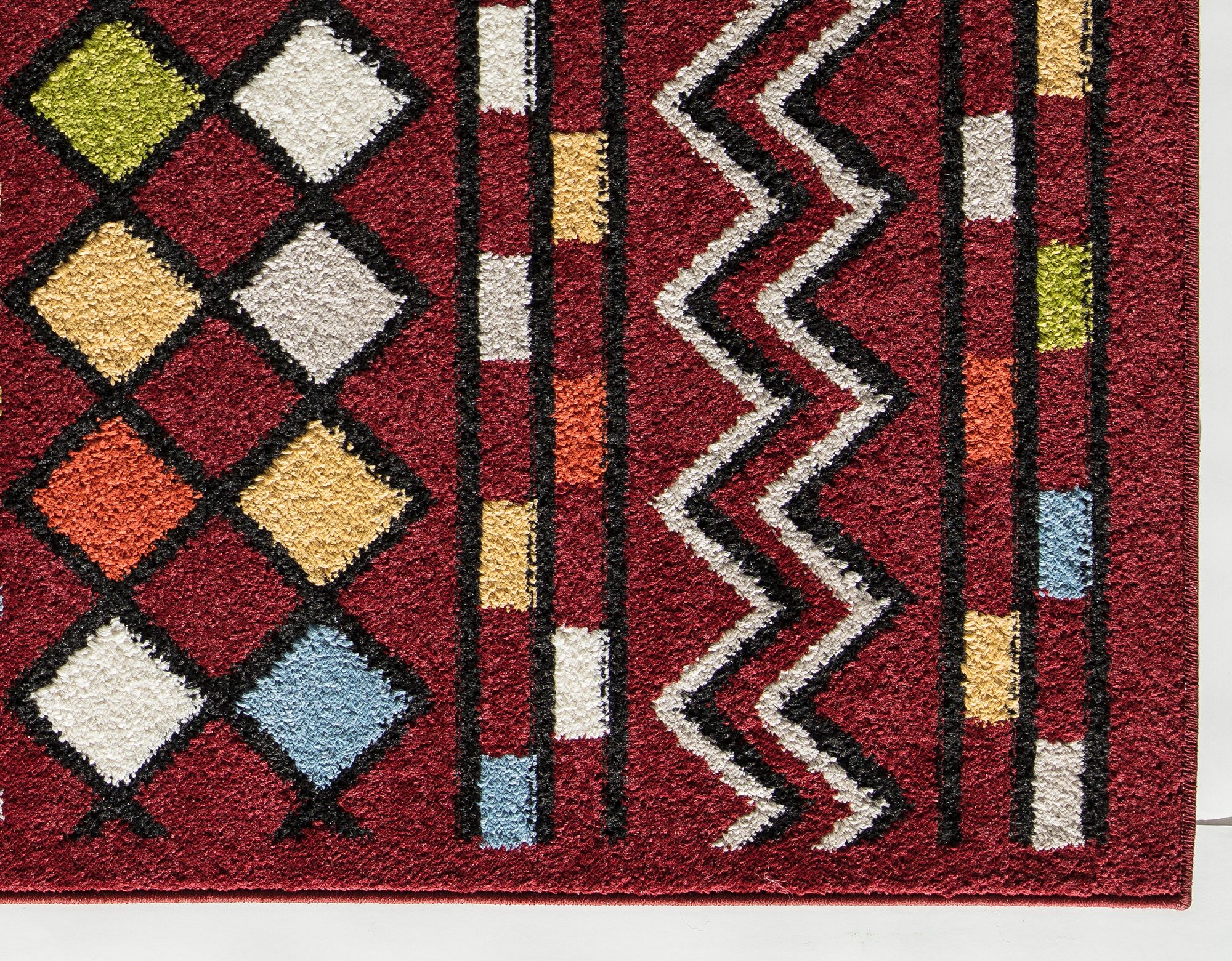 Rugs America Bradford KH10C Diamonds Red Tribal Moroccan red Area Rug, 5'x7'