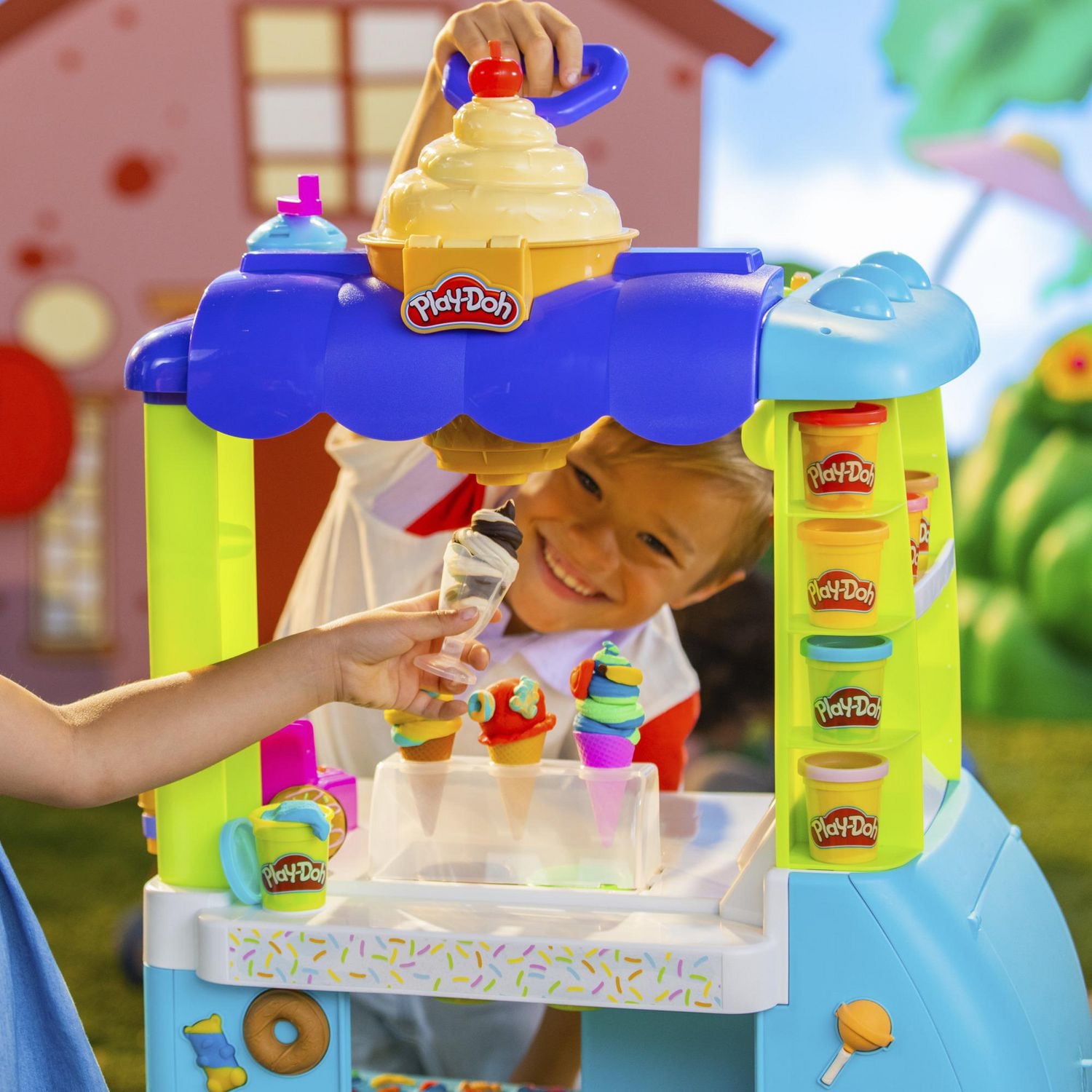 Play-Doh Kitchen Creations Ultimate Ice Cream Truck Playset with 27 Accessories, 12 Cans, Realistic Sounds