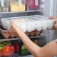 thumbnail image 2 of Paquete de 3 soportes para huevos cubiertos para refrigerador, dispensador de caja de almacenamiento de bandeja de huevos transparente, cartones de huevos de plástico apilables, 34 rejillas, 2 of 5