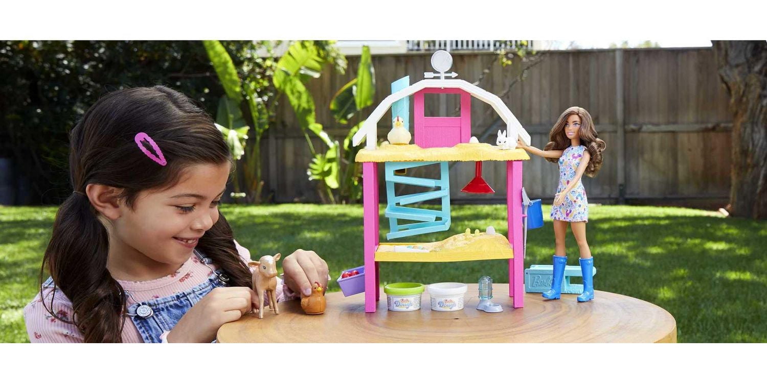 Barbie Hatch & Gather Egg Farm, Barbie Doll, Petite Brunette, Accessories, 4 and up