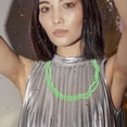 thumbnail image 2 of 1 juego de disfraz retro de los 80, collar verde neón, diadema de encaje, pendientes y calentadores de piernas para mujer, ideal para fiestas temáticas de los 80, Halloween, eventos de cosplay, 2 of 7