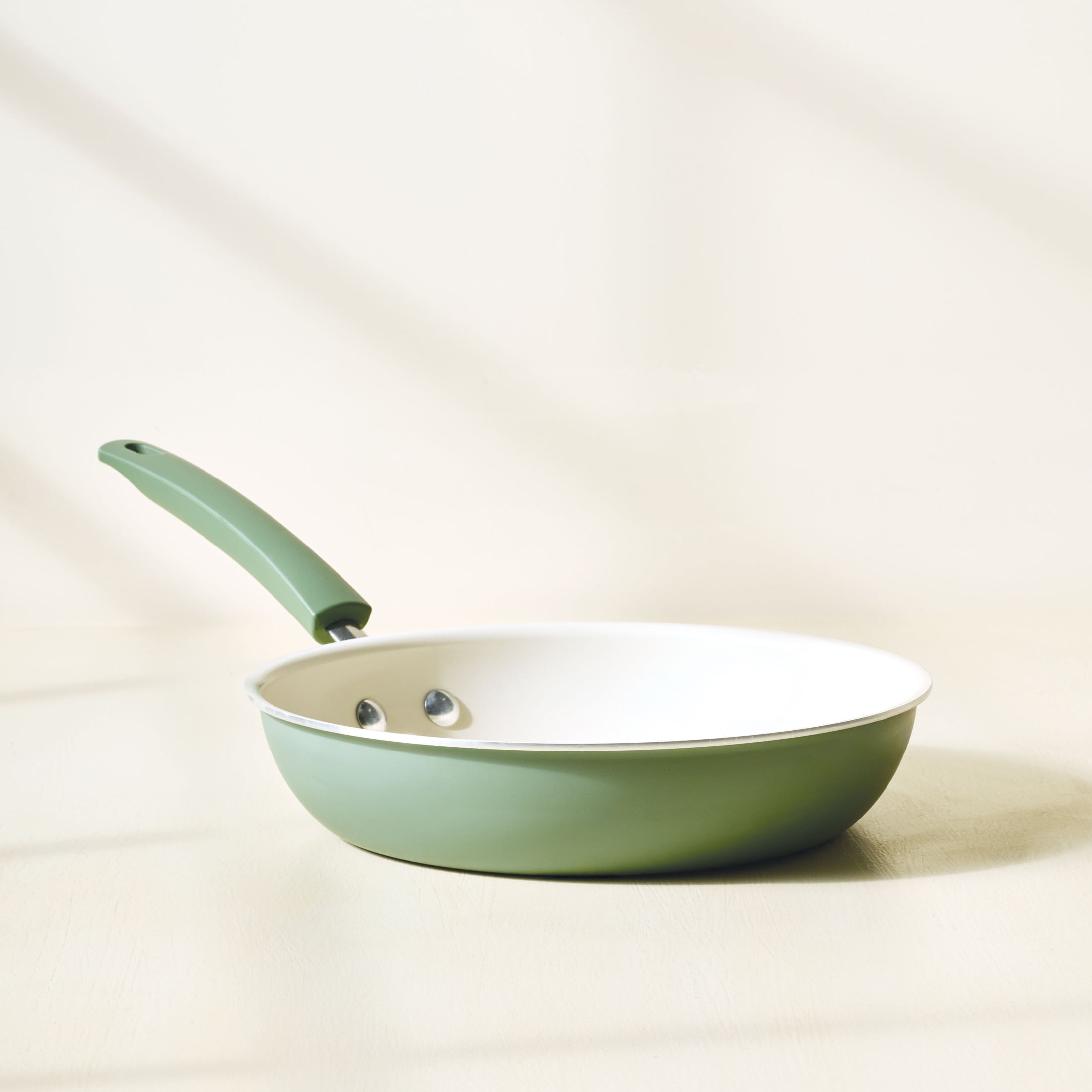 Farberware Easy Clean 10 Inch Ceramic Nonstick Frying Pan / Skillet, Dishwasher Safe, Green
