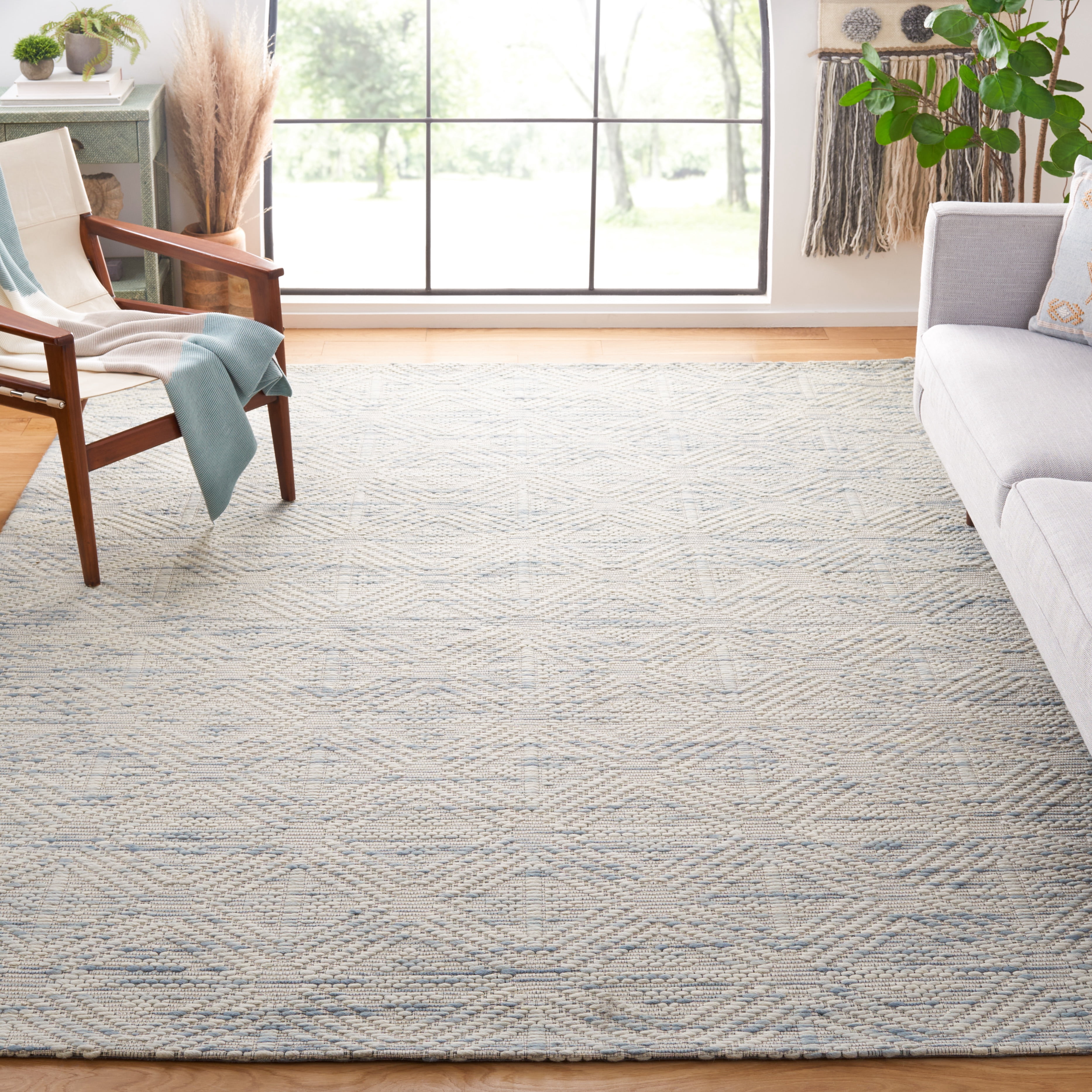 SAFAVIEH Marbella Rhonda Diamond Area Rug, Light Blue/Beige, 8' x 10'