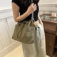 thumbnail image 5 of Bolso bandolera ultraligero de gran capacidad e informal con colgante, bolso ultraligero con colgante, bolso bandolera ultraligero e informal, 5 of 6
