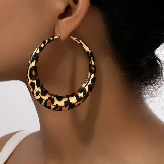 A Pair Of Thick Loop Earrings With Leopard Print Pattern And Vintage Bohemian Style Alloy Jewelry, Suitable For Daily Casual Wear