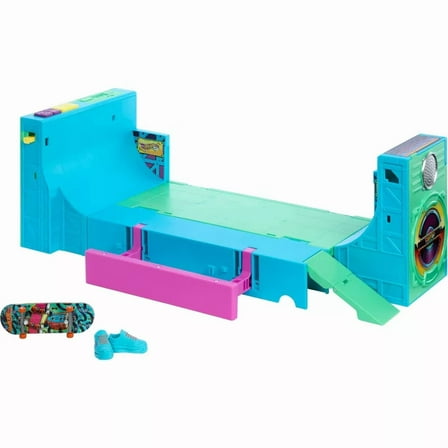 Hot Wheels Skate Boombox Skate Park Playset 1 Fingerboard & Skate Shoes Toy New