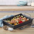 thumbnail image 3 of Asador Chicago Metallic Professional con rejilla antiadherente, 3 of 7