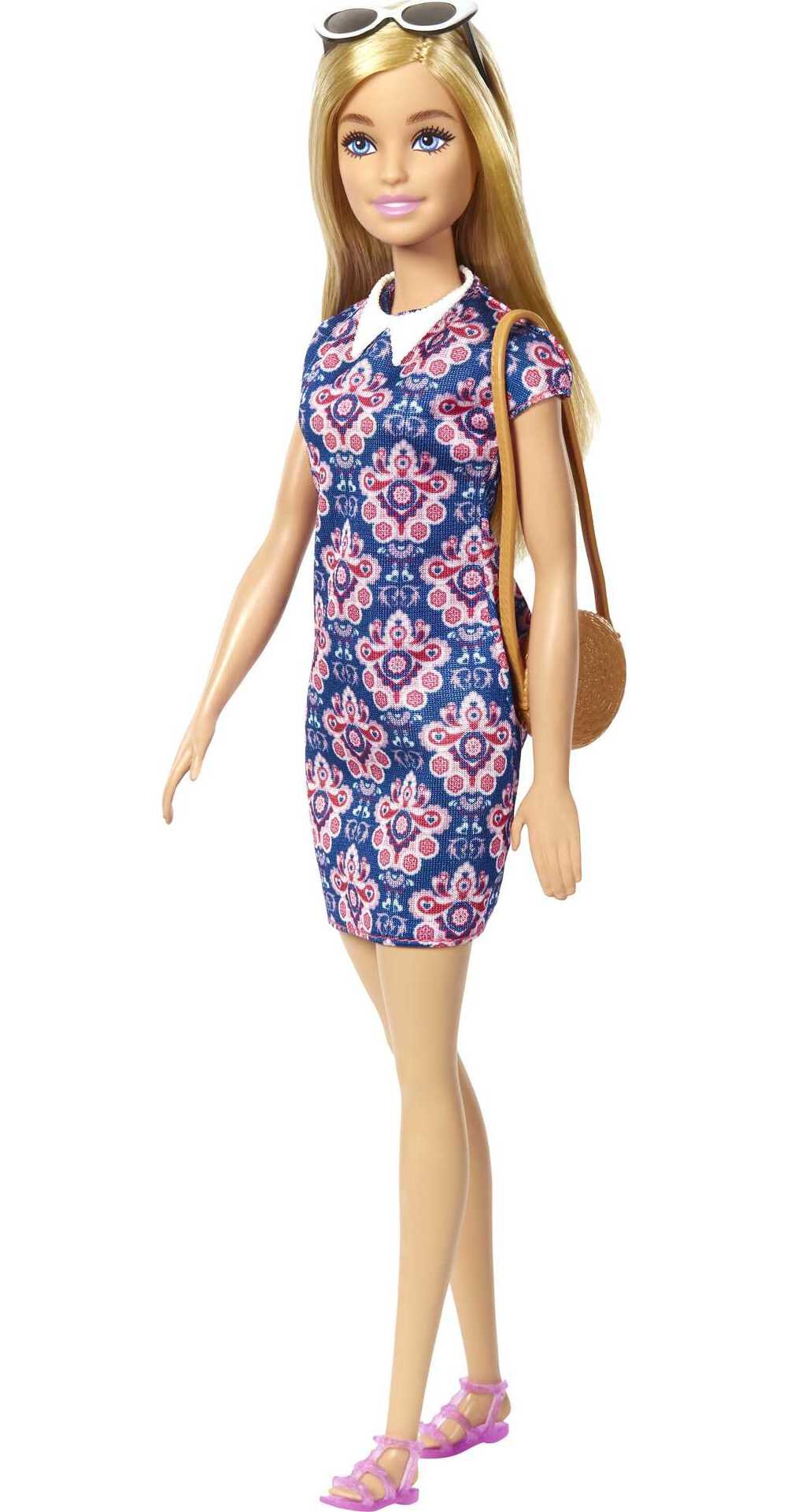 Barbie Doll with 19-Piece Fashion Pack, Clothes & Accessories for 7 Outfits, Blonde Hair - image 2 of 6
