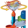 thumbnail image 2 of Hot Wheels Ville Méga Tour Lave auto, véhicule Color Shifters, 2 of 7