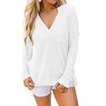 thumbnail image 1 of Tops de otoño para mujer, camisas simples informales de manga larga con cuello en V, Top holgado de talla grande con abertura y bolsillo en el pecho, 1 of 5
