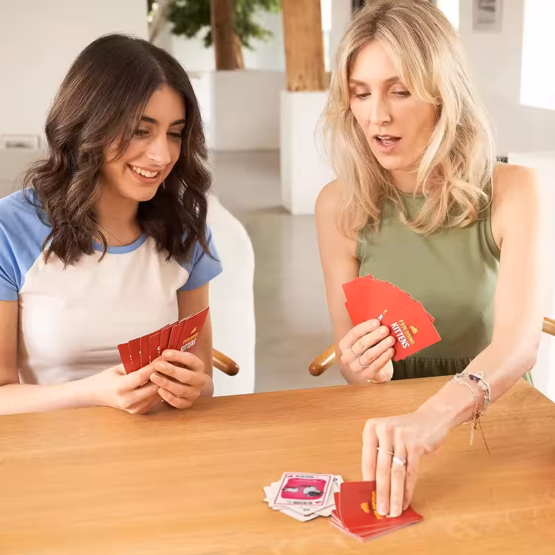 thumbnail image 2 of Juego de Cartas Exploding Kittens Edición Original Diversión para Familia y Amigos, 2 of 6