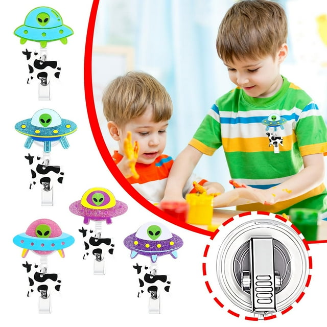 Fiudx Carrete de Insignias de Abducción de Vacas con Diseño de Ovni, Diseño de Nave Espacial Extraterrestre, Detalles Brillantes, Accesorio de Trabajo Único, Regalo Divertido para Enfermeras y Colega