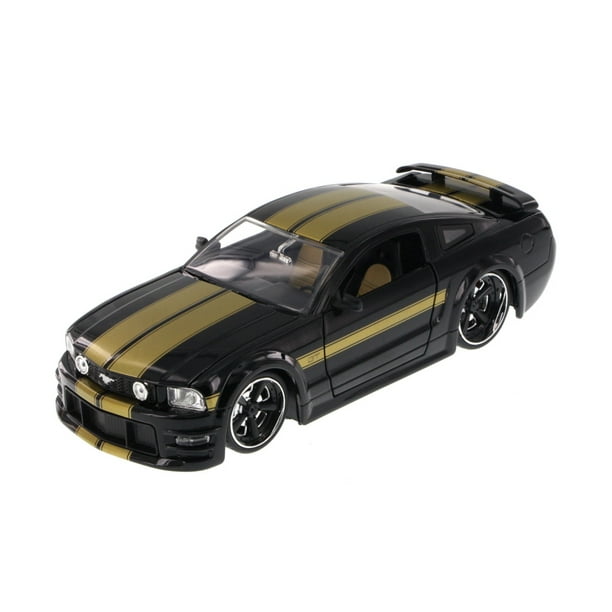 2006 Ford Mustang GT, Black JADA Toys 90661YV 1/24 Scale Diecast