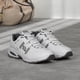 thumbnail image 2 of Zapatilla Skechers Vigor 2.0 Serpentine para hombre, color blanco/carbón, 2 of 5