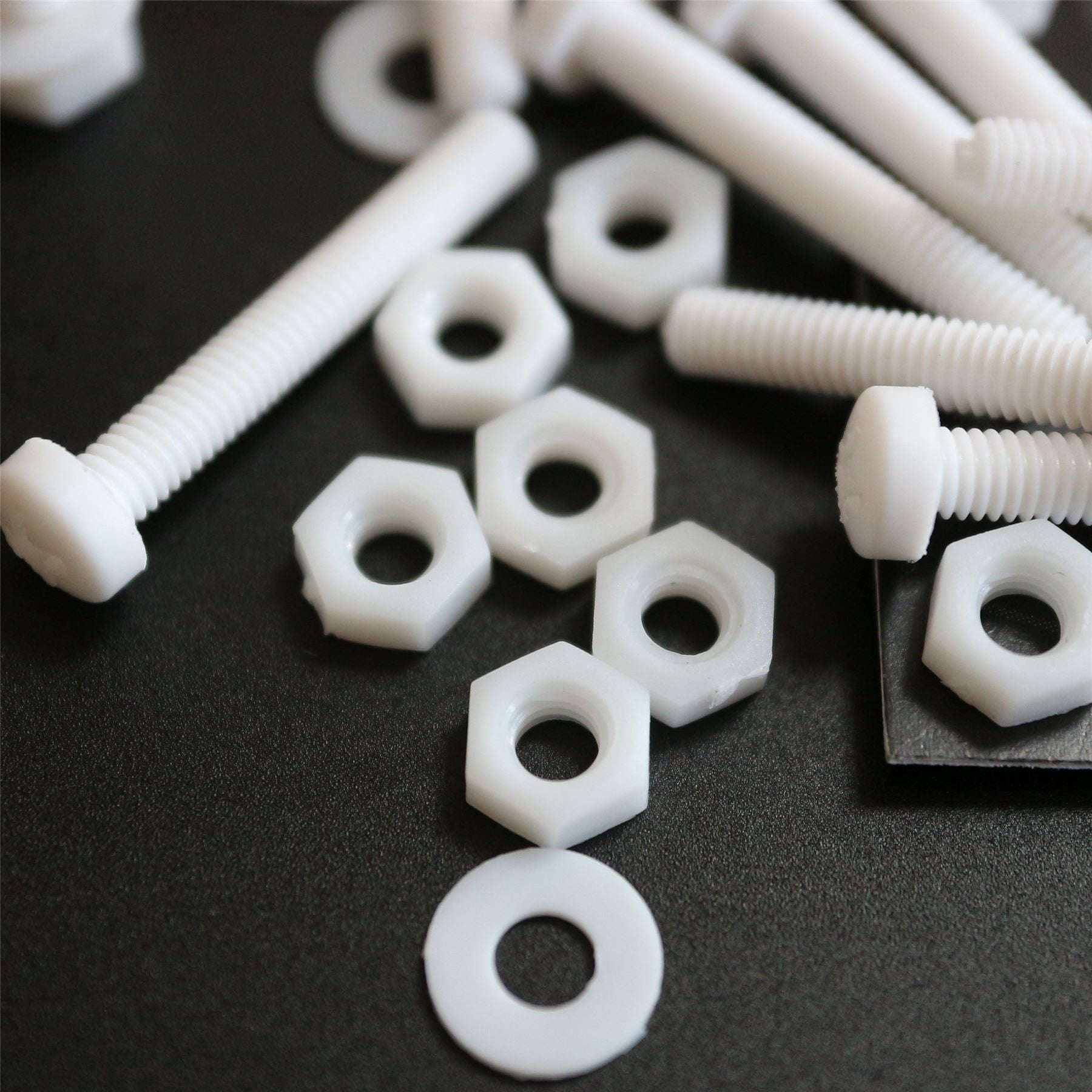 20 x White Pan Head Screws Polypropylene (PP) Plastic Nuts and Bolts, M3 x 20mm, Washers, (3/32 x 25/32 in)