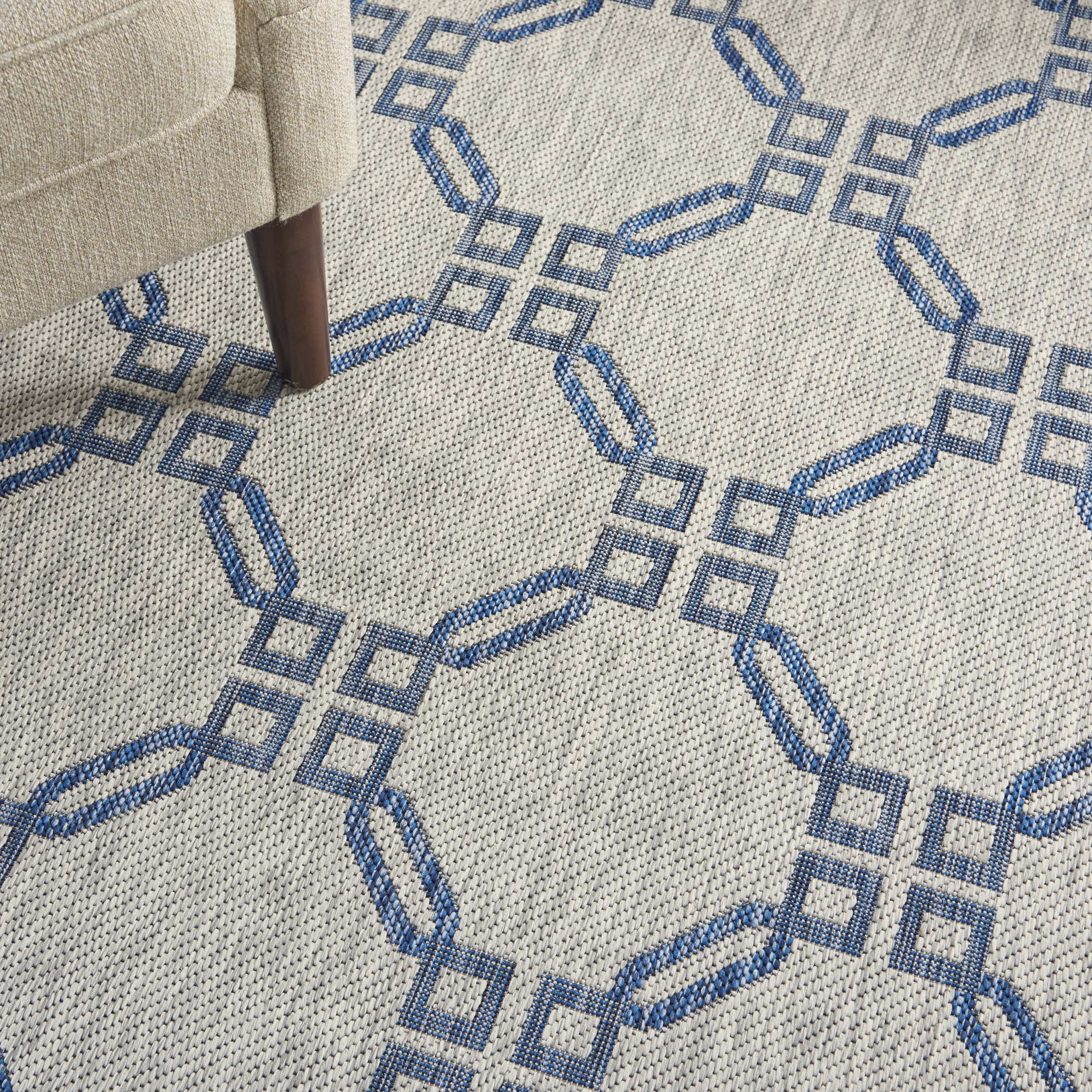 Nourison Garden Party Indoor/Outdoor Traditional Trellis Ivory Blue 7'10" x round Area Rug, (8' Round)