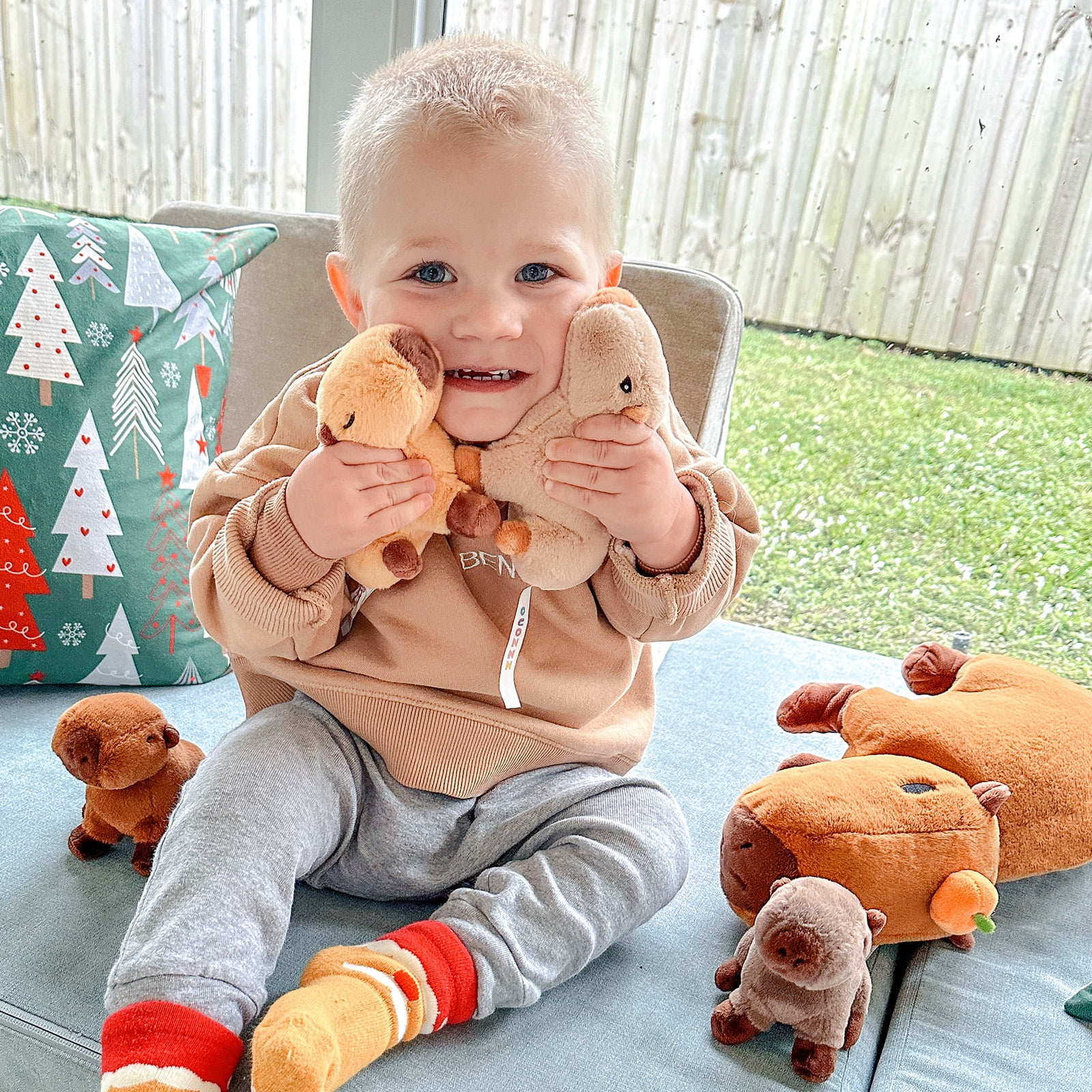 OUOZZZ 15" Capybara Stuffed Animal with 4 Babies inside, 5Pcs Capybara Soft Plush Pillow Toy Gift for Kids