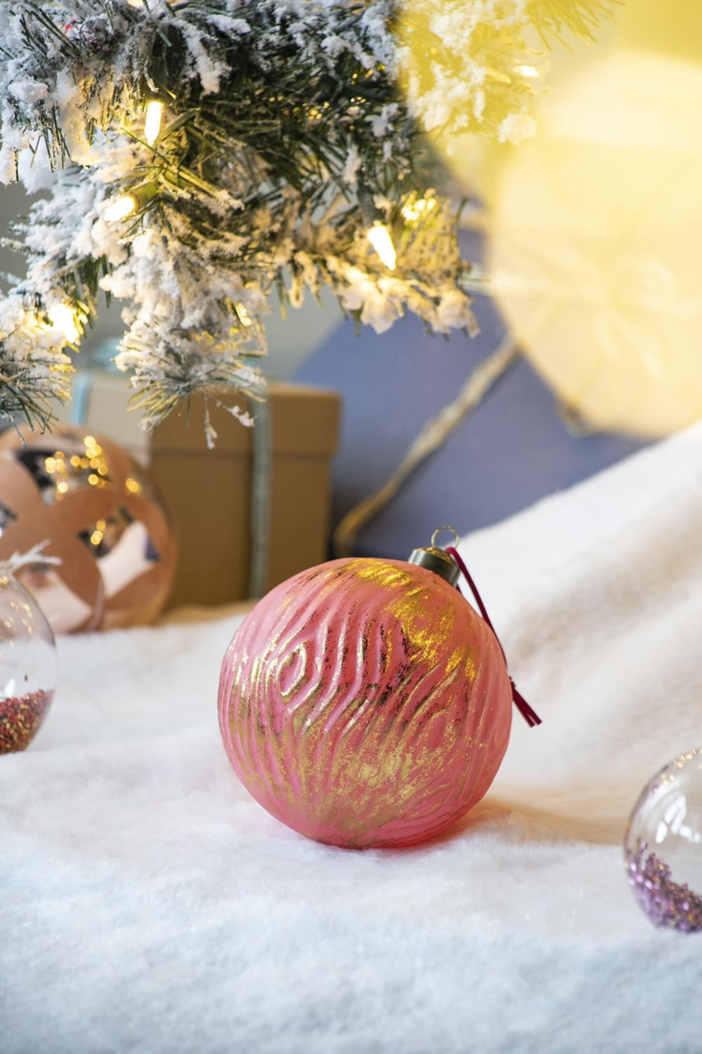 Set of 4 Glass Christmas Ball Ornaments with Glitter and Painting Design by Riccardo Tree Decor