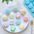 thumbnail image 2 of Moldes creativos de silicona con forma de flor de 12 cavidades for hornear, chocolate, fondant, gelatina y pudín, 2 of 6