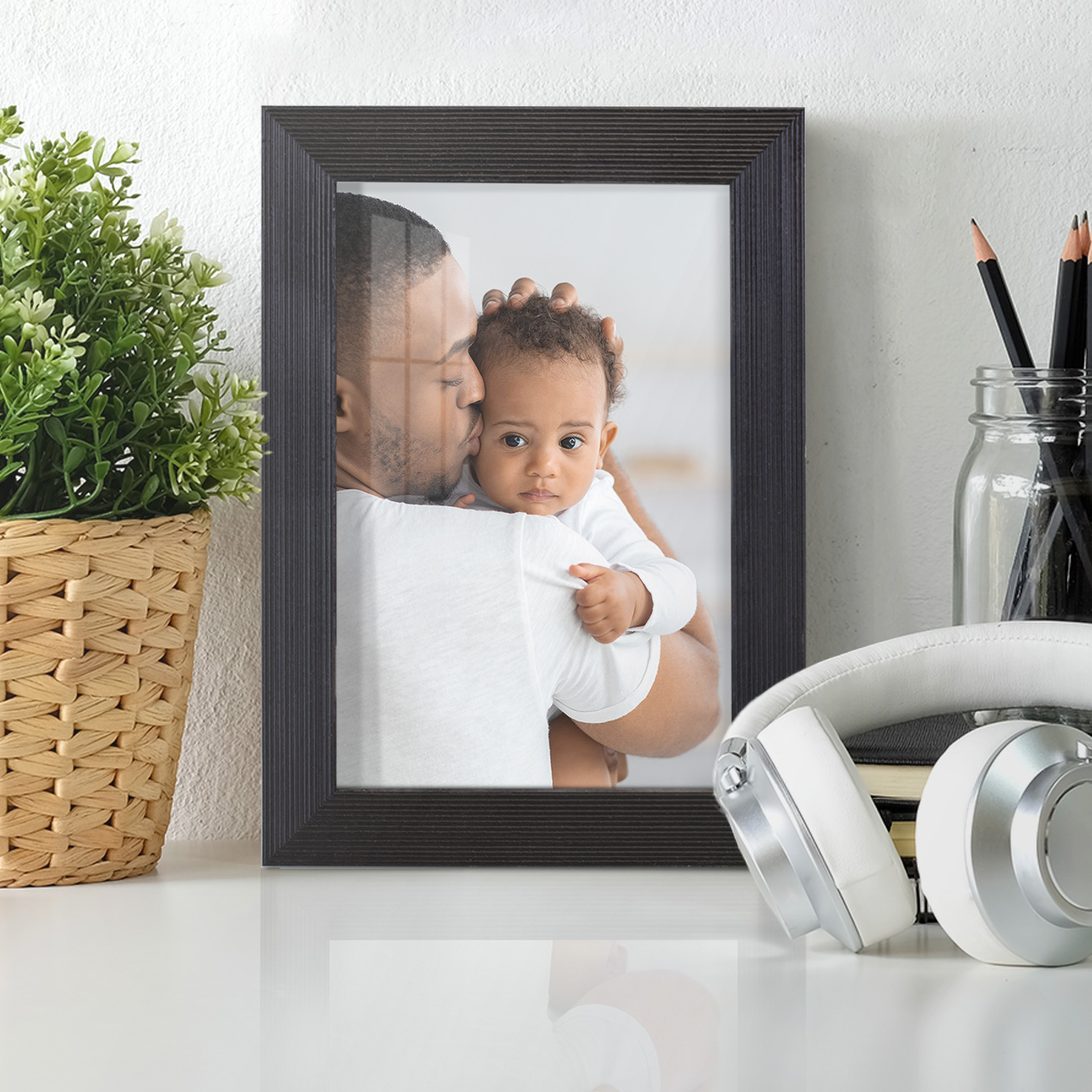 Grooved 5 in. x 7 in. Black Picture Frame Set (Set of 4)