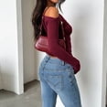 thumbnail image 3 of Camiseta de mujer con cuello inclinado, hombros descubiertos y manga larga de punto, 3 of 5