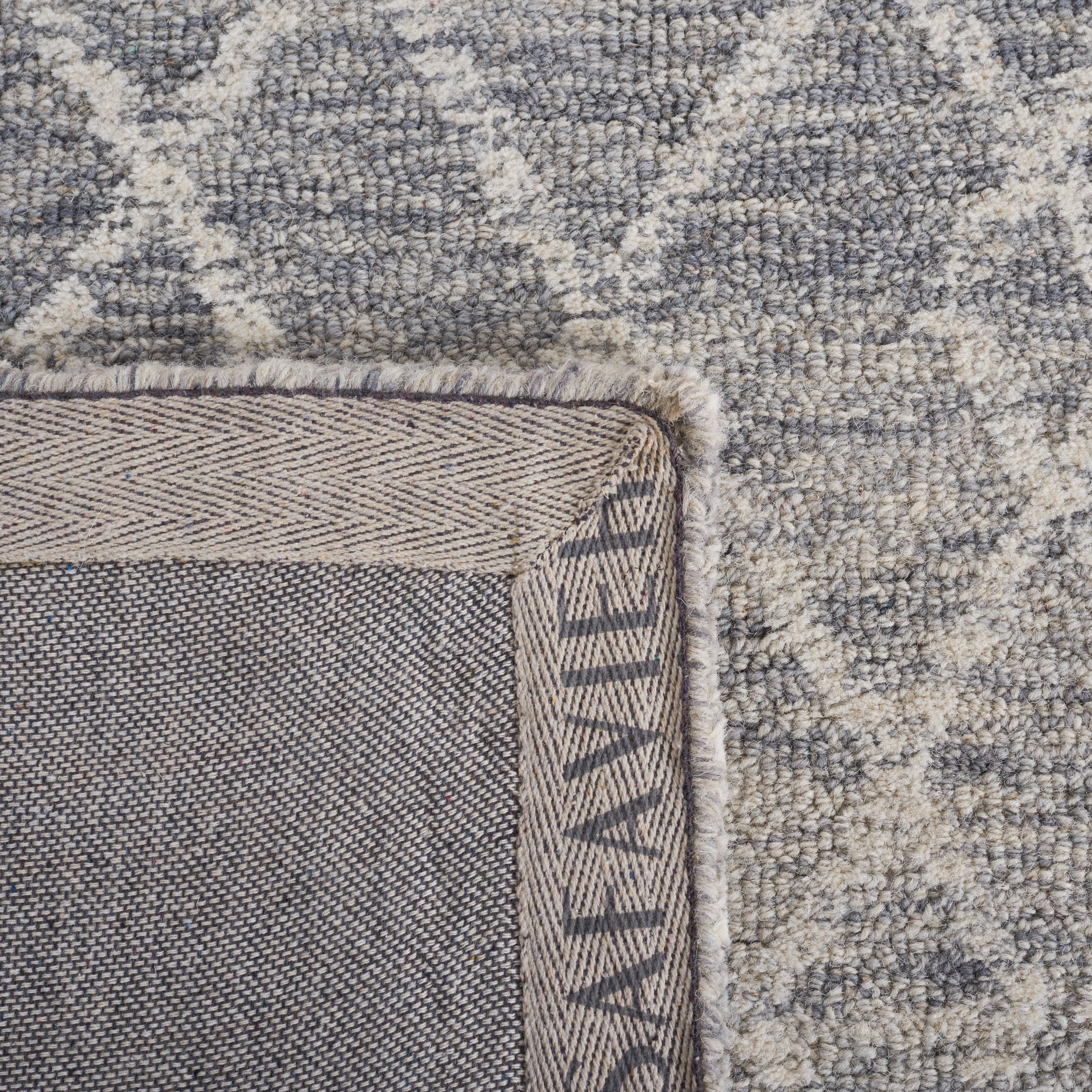 SAFAVIEH Metro Jenny Diamond Runner Rug, Grey/Ivory, 2'3" x 8'