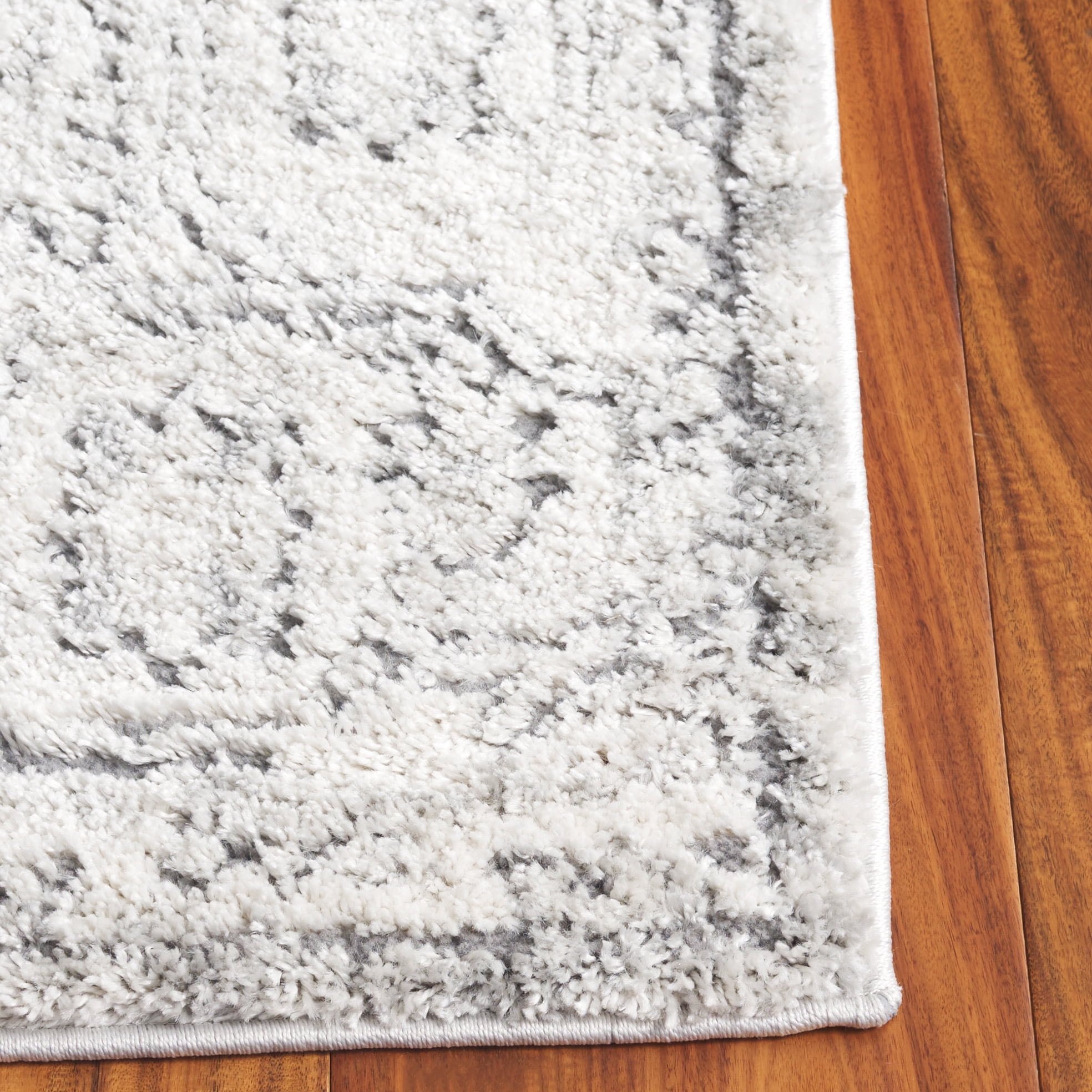 Safavieh Luna Gisselle Medallion Area Rug, Gray/Ivory, 5'3" x 7'6"