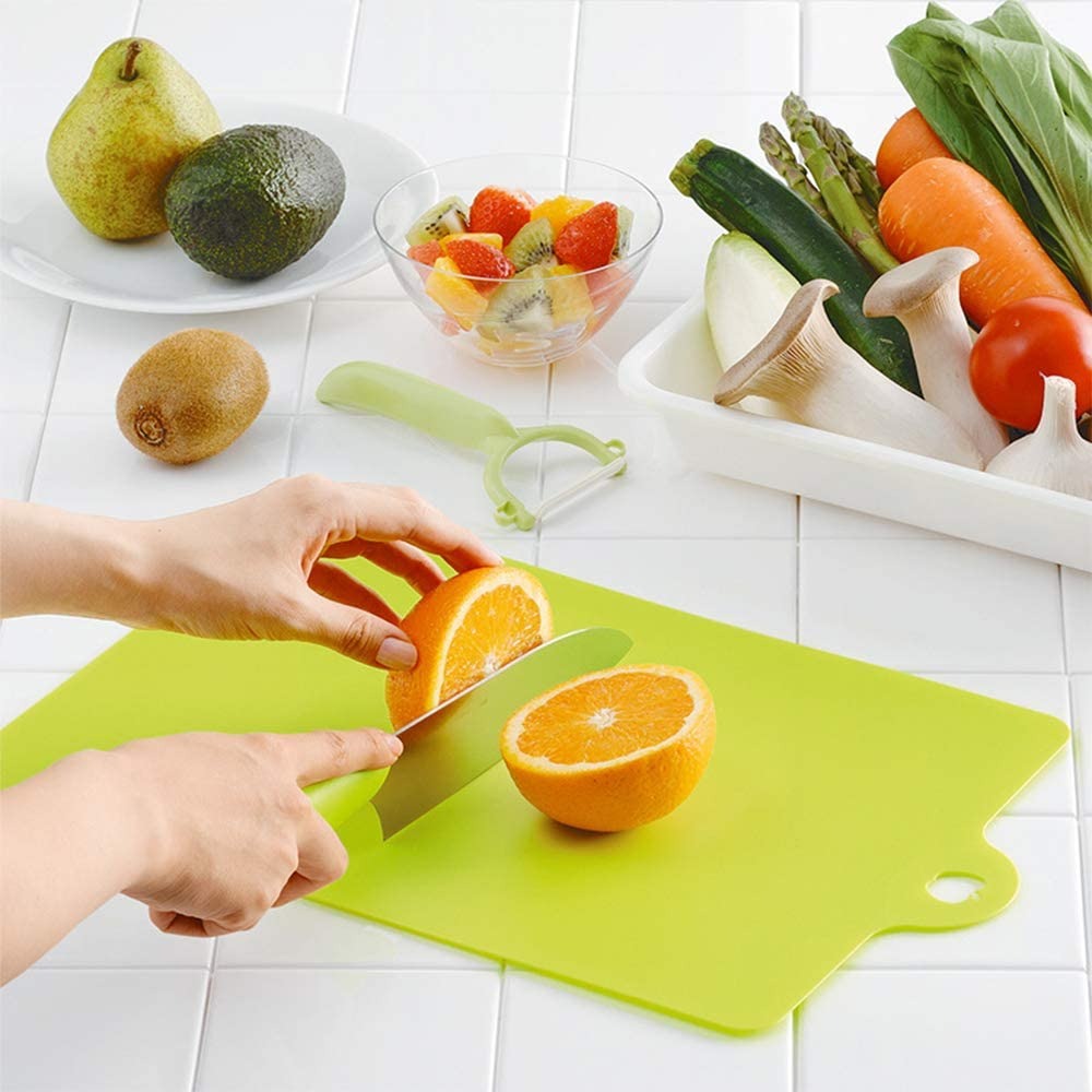 Flexible Plastic Kitchen Cutting Board Mats Set, Food Safe PP Material Dishwasher Safe double-sided Chopping Board with hanger, Beige