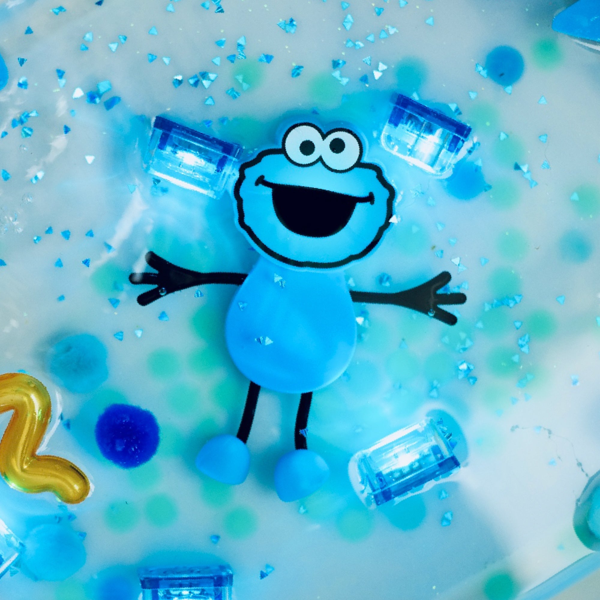 Glo Pals Cookie Monster cubos luminosos activados por agua 2