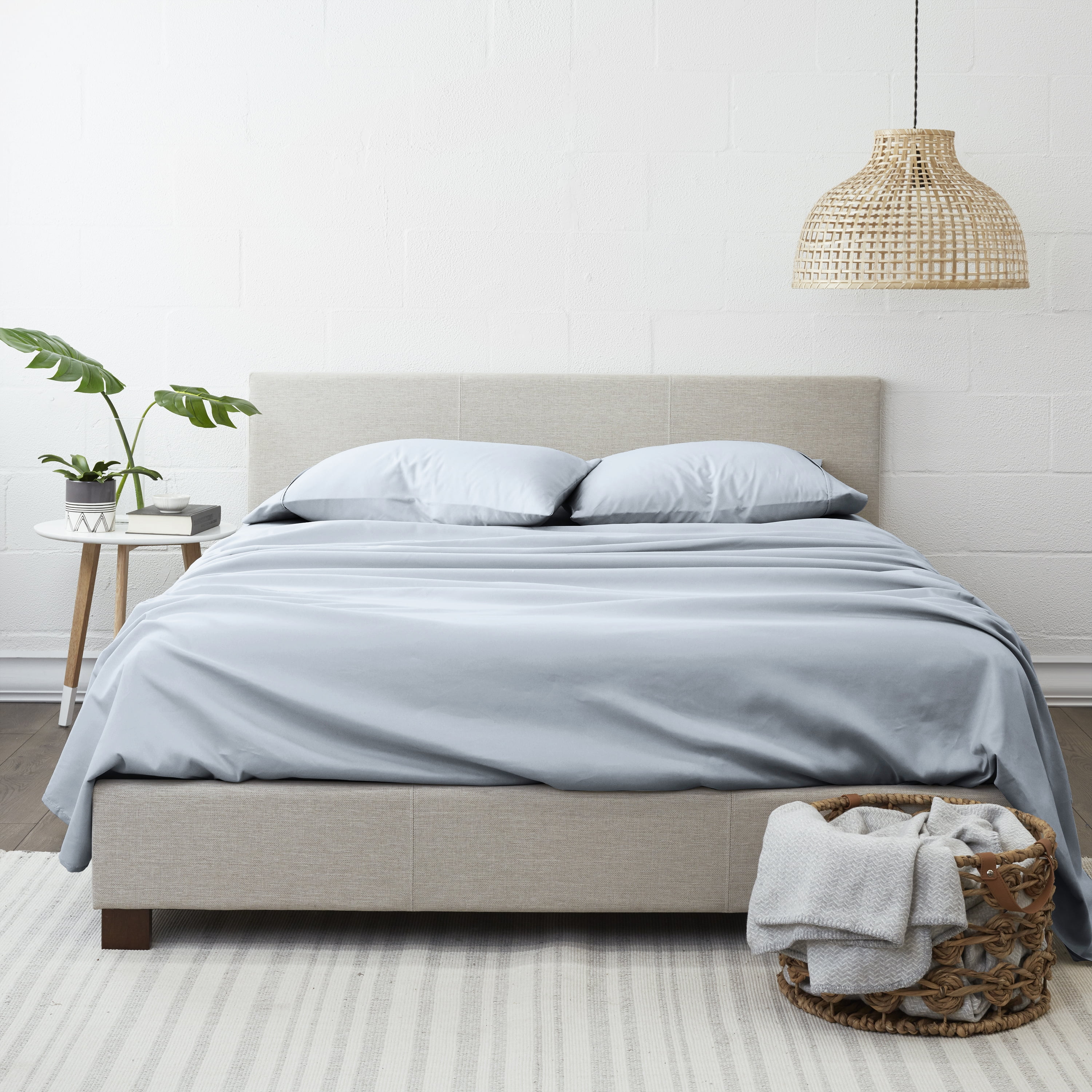 Noble Linens 4 Piece Solid Microfiber Bed Sheet Set, Light Blue, Full