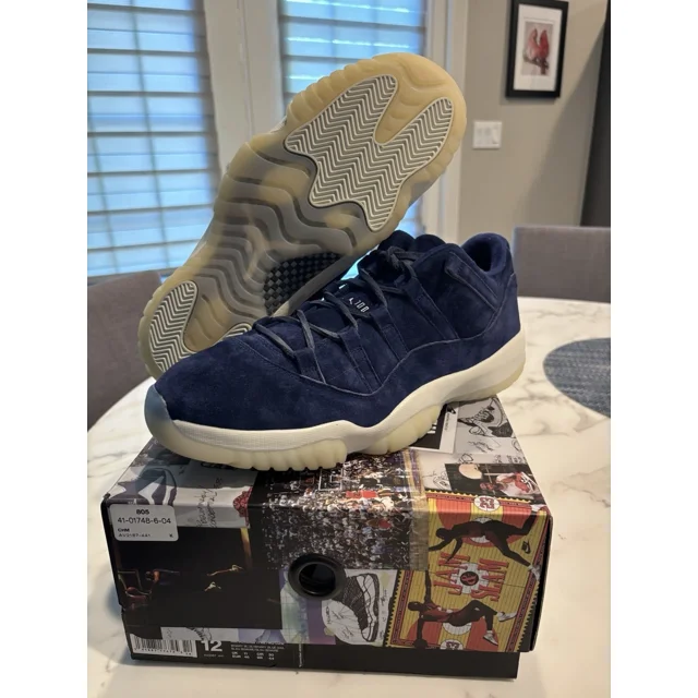 Ni - ke NEW SIZE 12 MENS - Ni - ke AIR JORDAN 11 RETRO LOW "RE2PECT" (2018) JETER BLUE