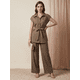 thumbnail image 2 of Conjunto 2 Piezas, Blusa Estilizada con Cinturón y Pantalón Fluido, Outfit Moderno y Sofisticado para Mujer, 2 of 5