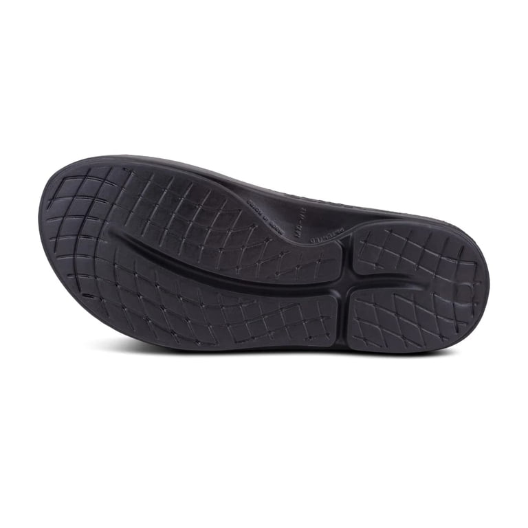 Slide, Black - Men’s Size 11, Women’s Size 13 - Lightweight Recovery Footwear Amazon.com | OOFOS OOahh Recovery Slide, Black - Women main image 4