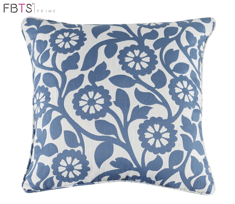 white decorative bed pillows
