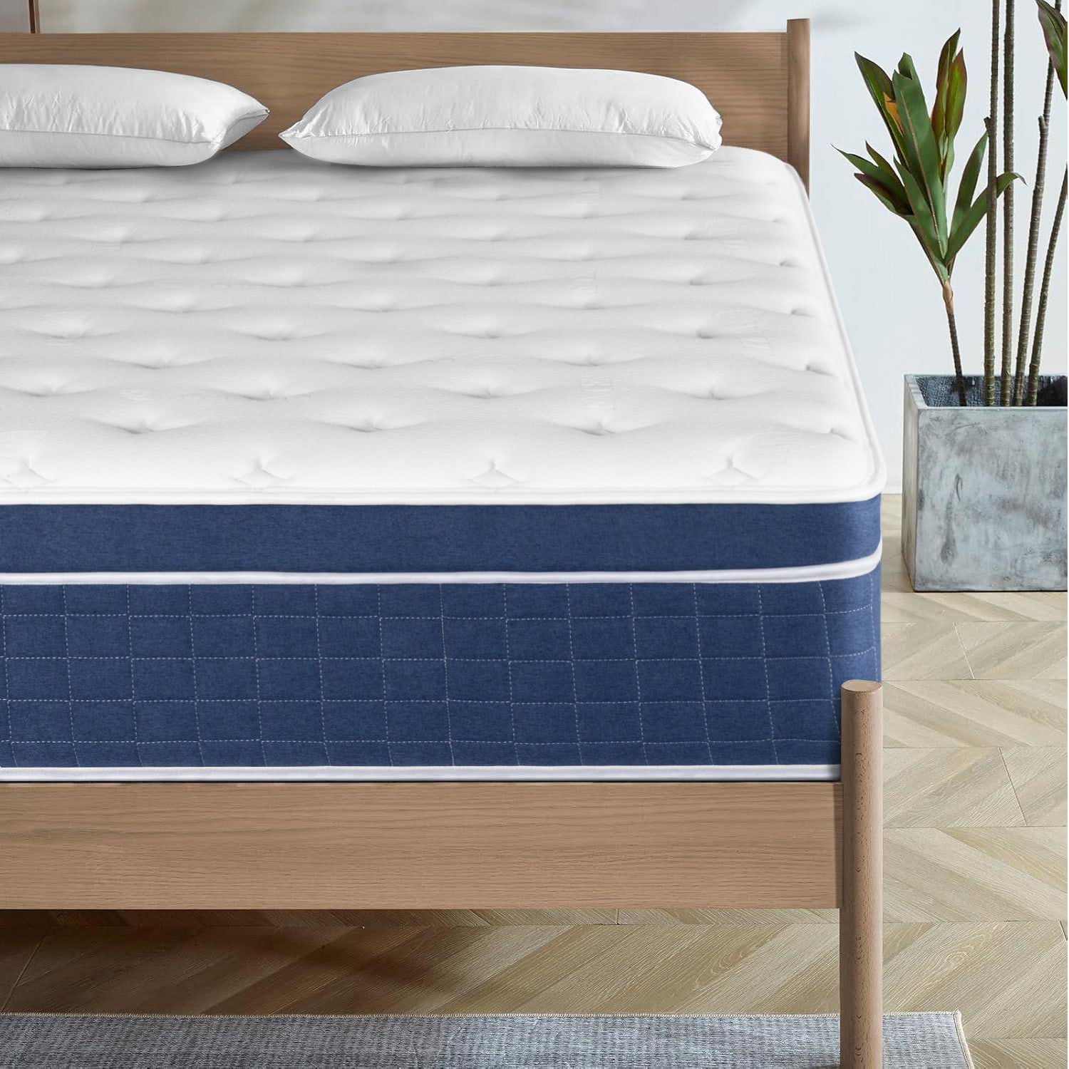 Resenkos King Size Mattress Box 14 Inch Memory Foam Hybrid With Pocketed Springs, Edge Support & Motion Isolation, Medium-Firm for Sleep Comfort, White And Blue