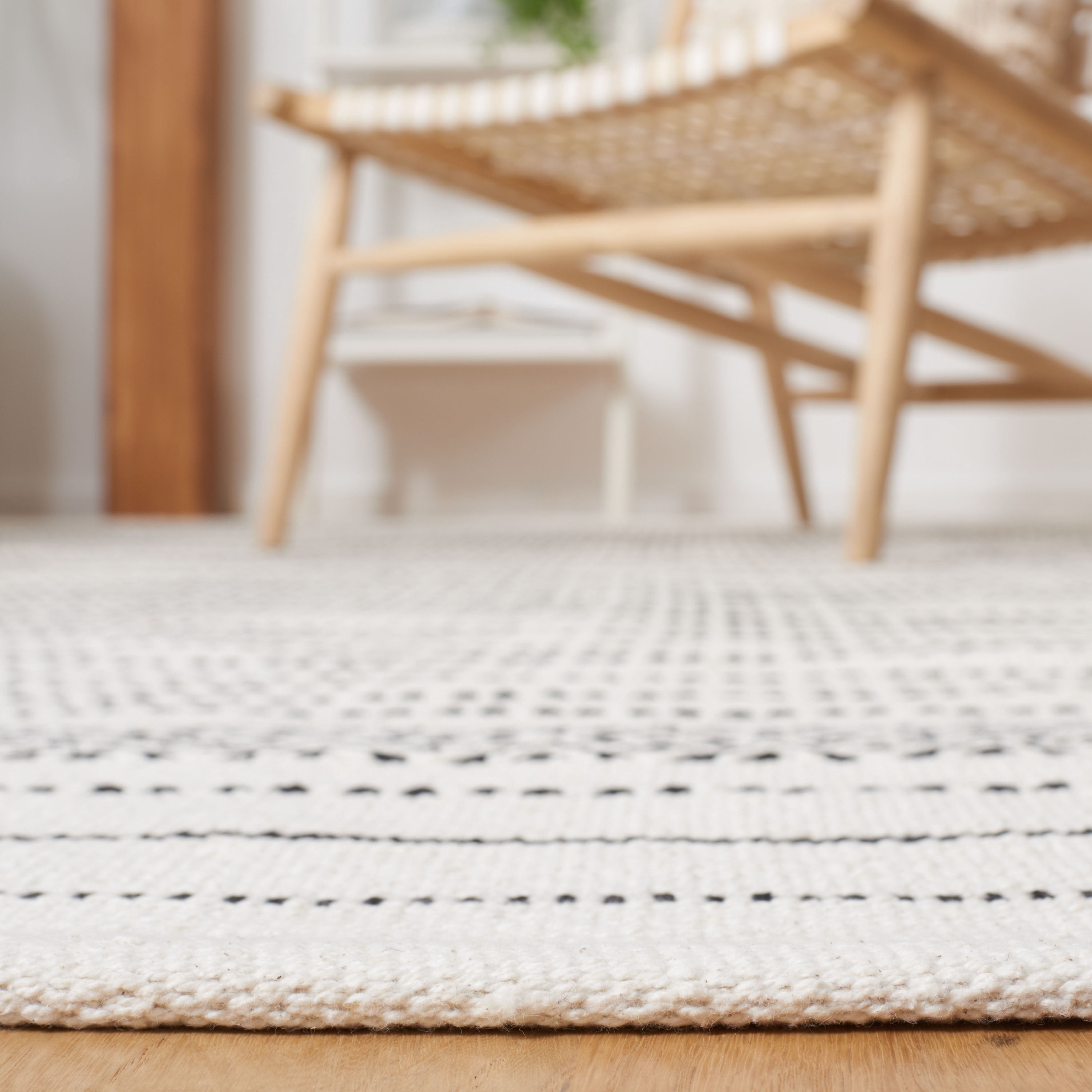 SAFAVIEH Kilim Ksenija Striped Cotton Area Rug, Ivory, 9' x 12'