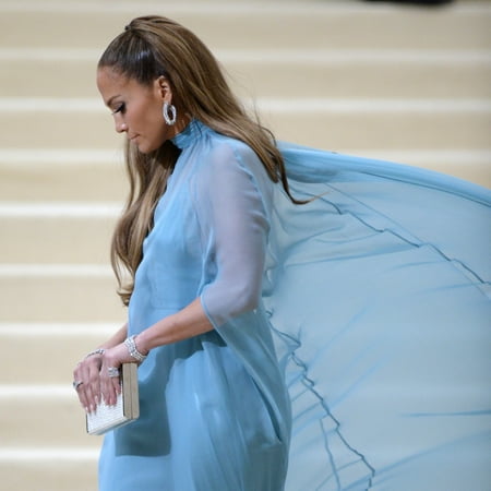 Comme Des Garcons 2 Man - Jennifer Lopez At Arrivals For Rei Kawakubo & Comme Des Garcons Costume Institute Gala - Arrivals 2 Mentropolitan Museum Of Art New York Ny May 1 2017 Photo By Kristin CallahanEverett Collection Celeb
