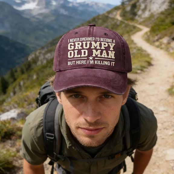 Votnto "I Never Dreamed I'd Be A Grumpy Old Man" Embroidered Baseball Cap, Vintage Washed Cotton Adjustable Dad Hat for Men, Funny Retirement Gift