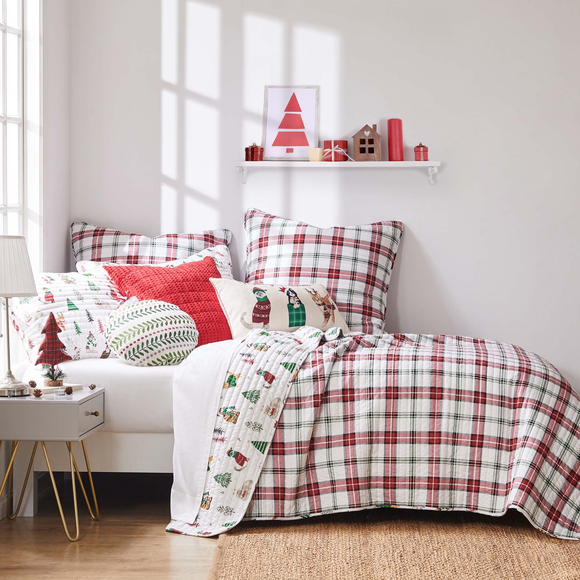 Levtex Home - Meowy Christmas Quilt Set - Full/Queen Quilt and Two Standard Shams - Red, Green, Grey and White - Quilt (88x92in.) and Shams (20x26in.) - Reversible - Cotton/Polyester