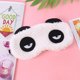 thumbnail image 2 of Máscara de ojos de peluche con diseño de oso panda, ideal para siestas y descanso profundo, bloquea completamente la luz, disponible en varios modelos, perfecta para estudiantes y uso en invierno., 2 of 2