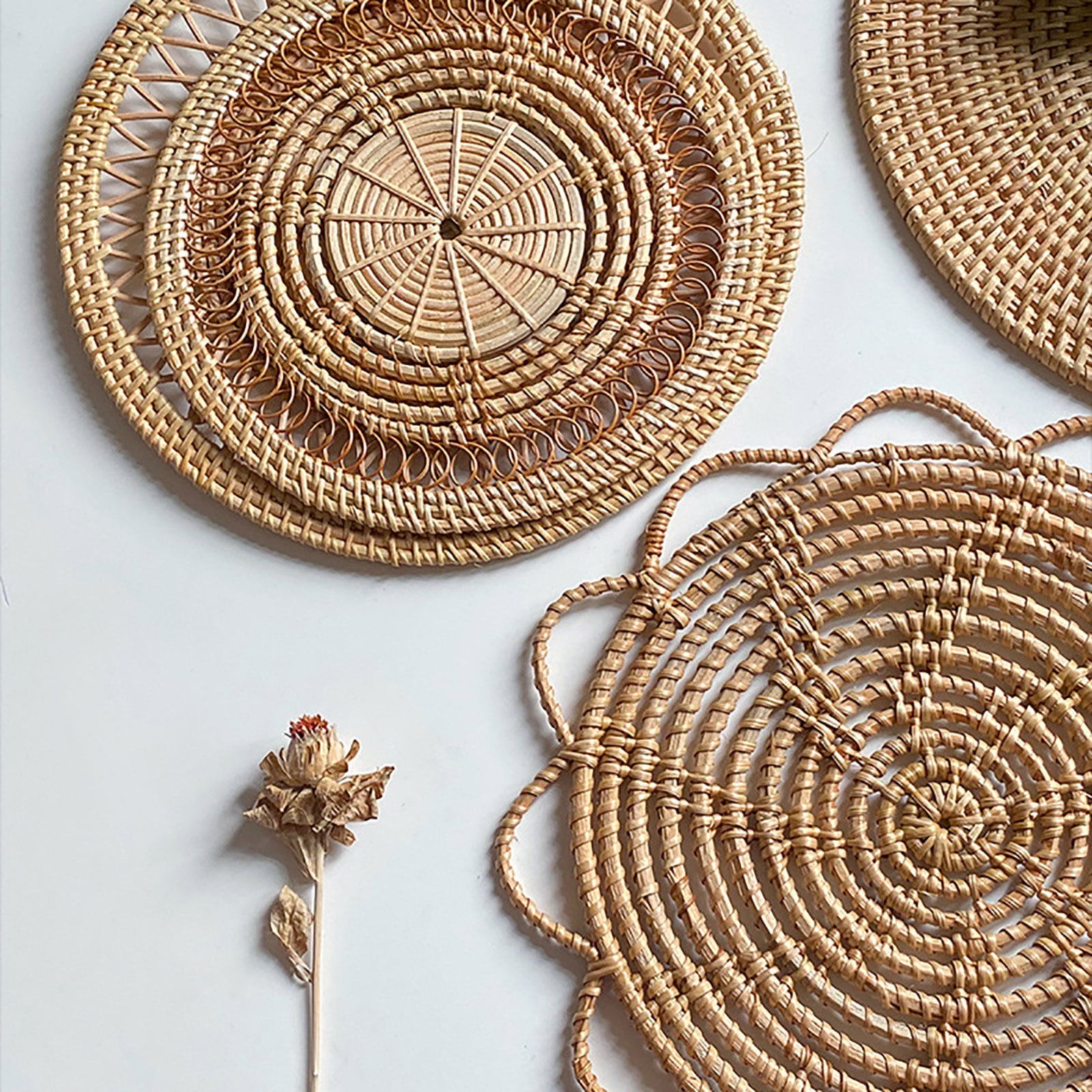 Vigorush Rattan Wall Basket Boho Round Wicker Woven BasketsTrays Hanging Decor 3Pcs Set