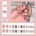 thumbnail image 1 of Parche para uñas HUOGUO, tablero de ajedrez rosa extraíble, 24 piezas, 1 of 5
