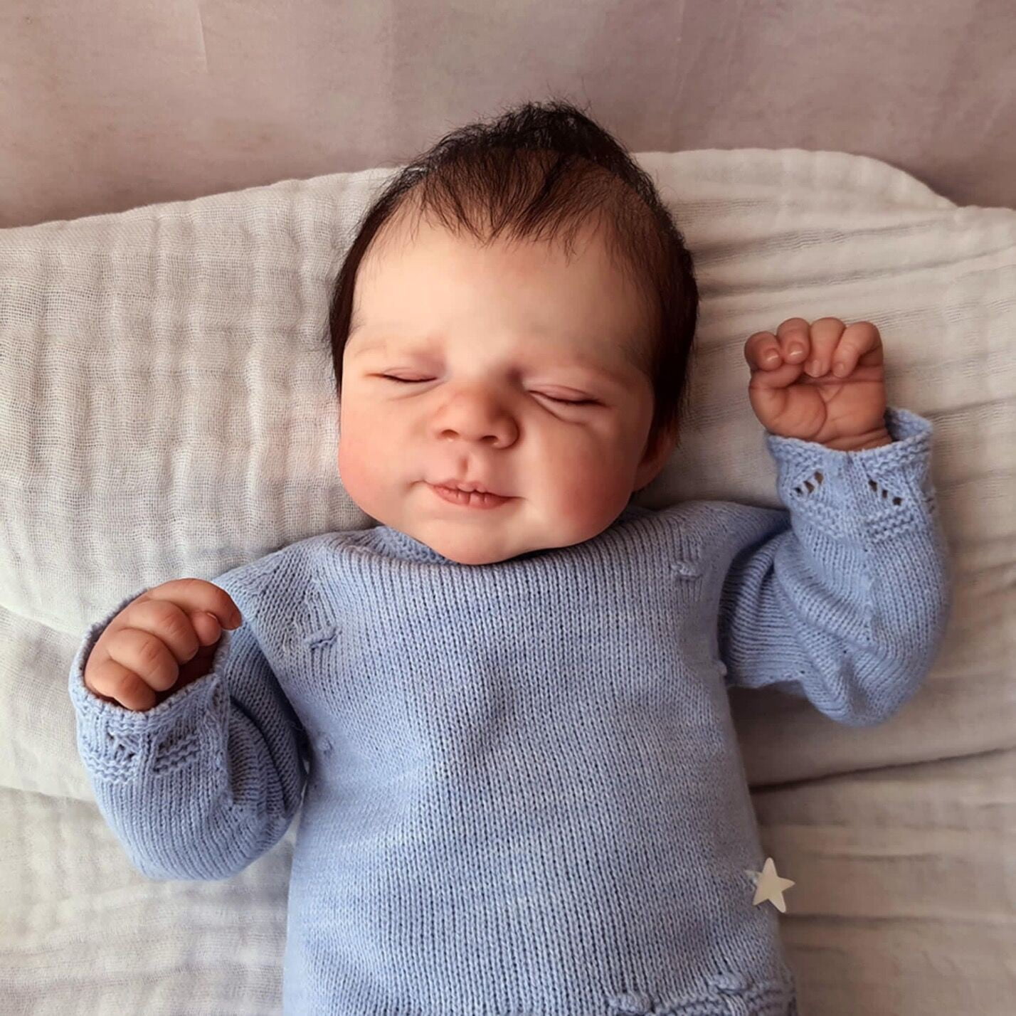 Lifelike Reborn Baby Dolls -18 inch Realistic Newborn Baby Dolls, Cloth Body Real Life Sleeping Baby Dolls with Accessories Birthday Gift for Kids Age 3 +
