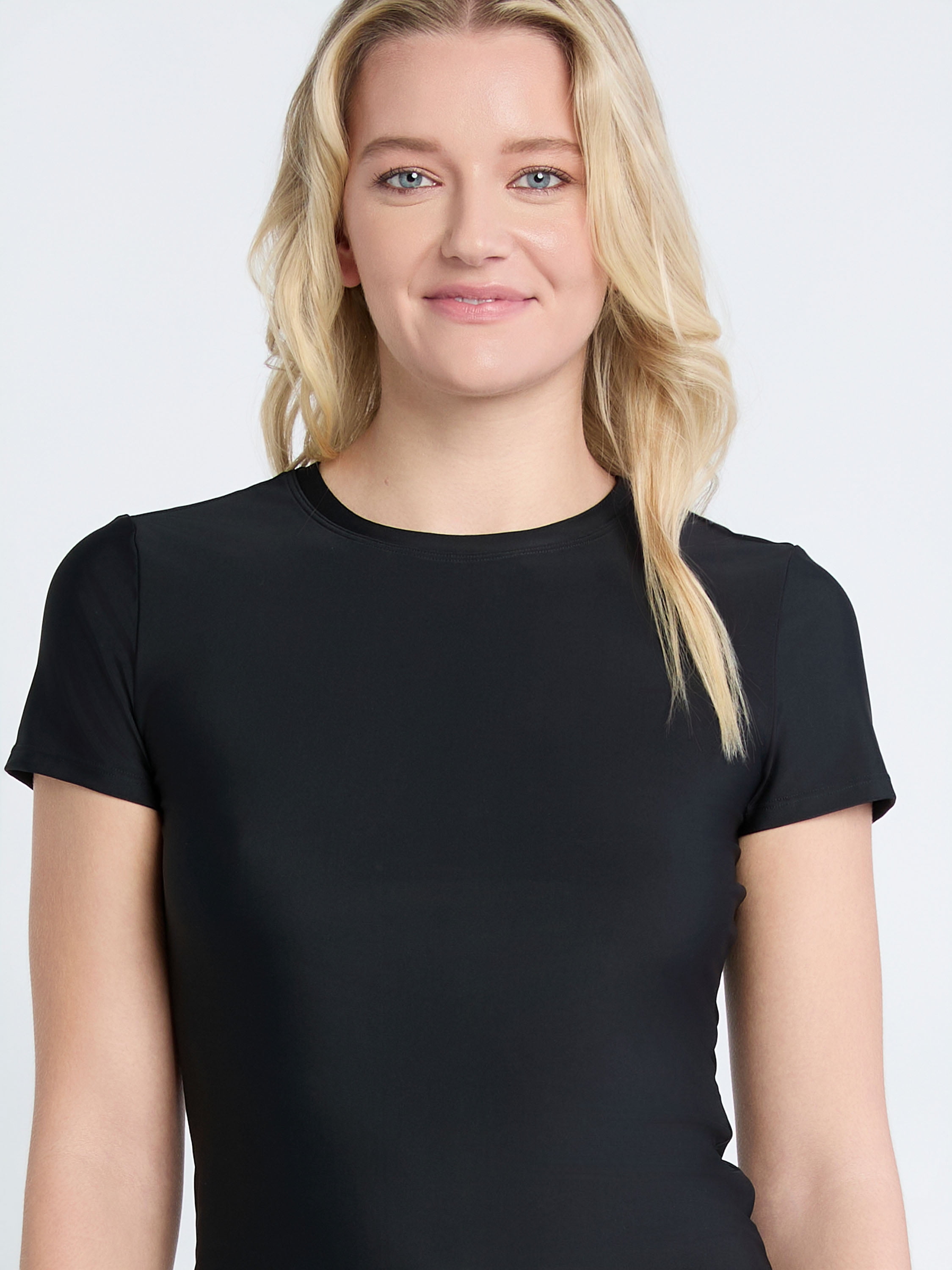 Time and Tru Women’s and Women’s Plus Rash Guard with Short Sleeves, Sizes S-2X