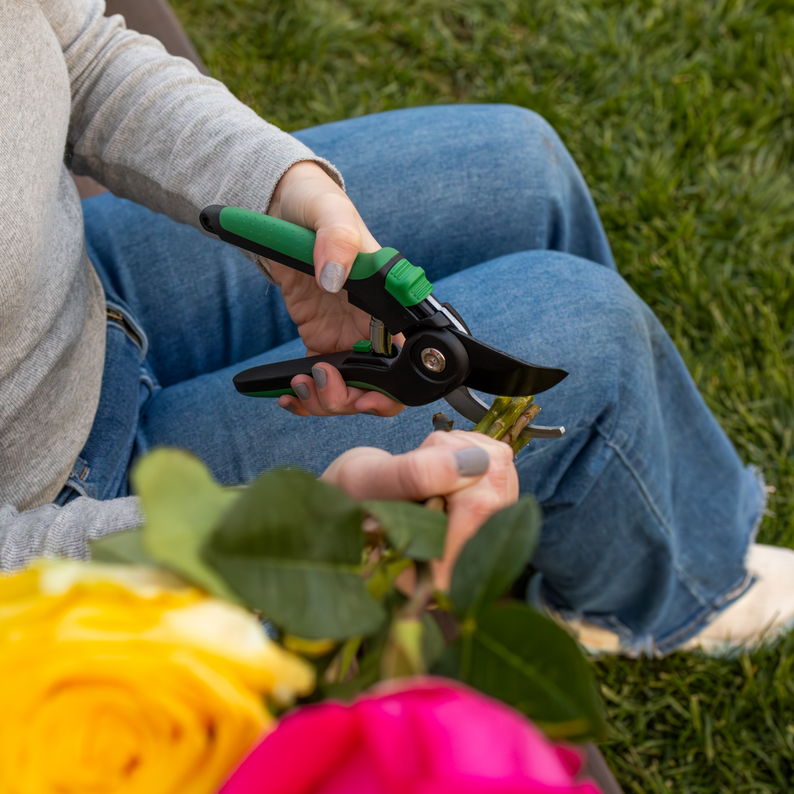 Expert Gardener Bypass Pruner with 1-Inch Cut Capacity photo 7