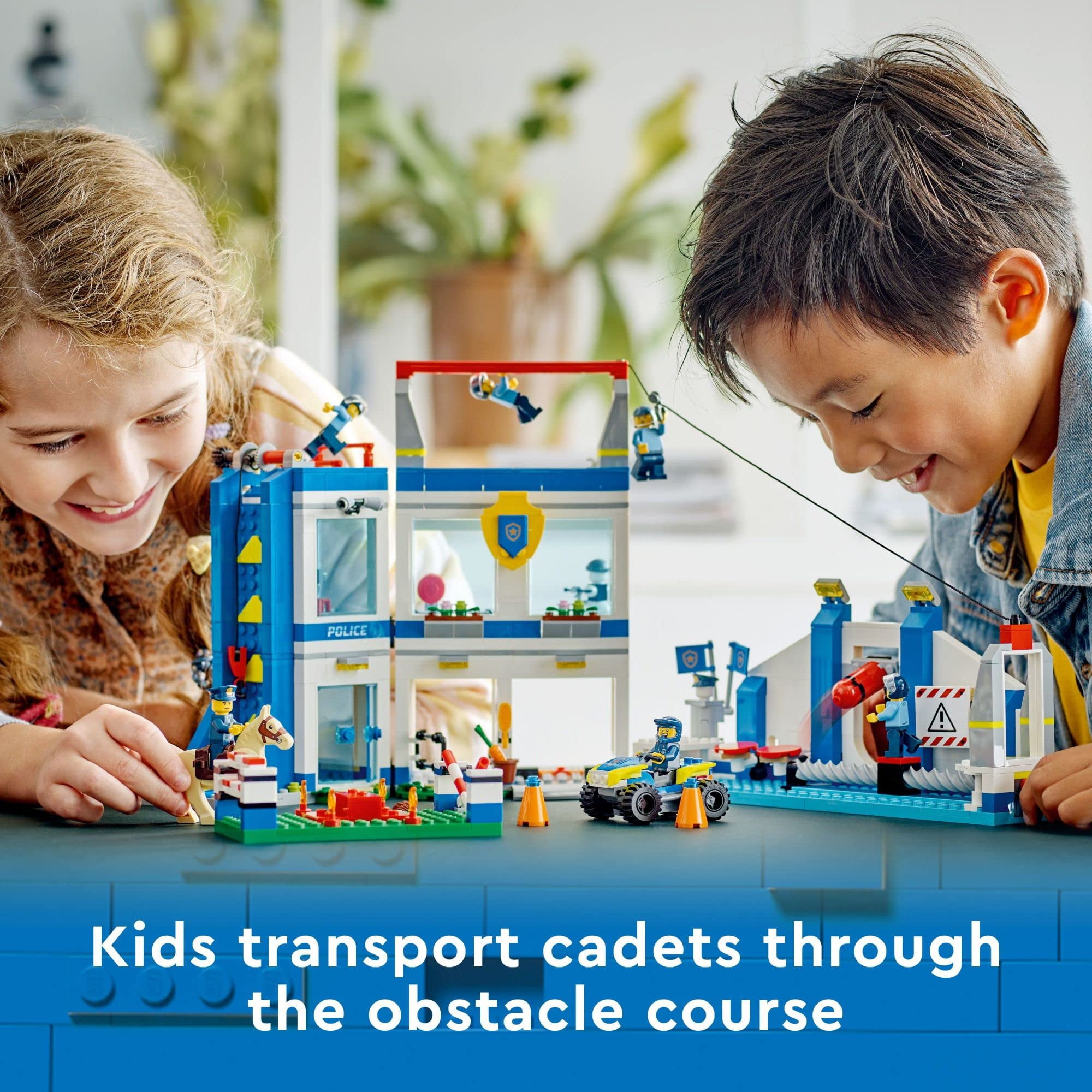 Vitrine De Présentation LEGO City - Réf 60372 - Avec électronique - Neuve