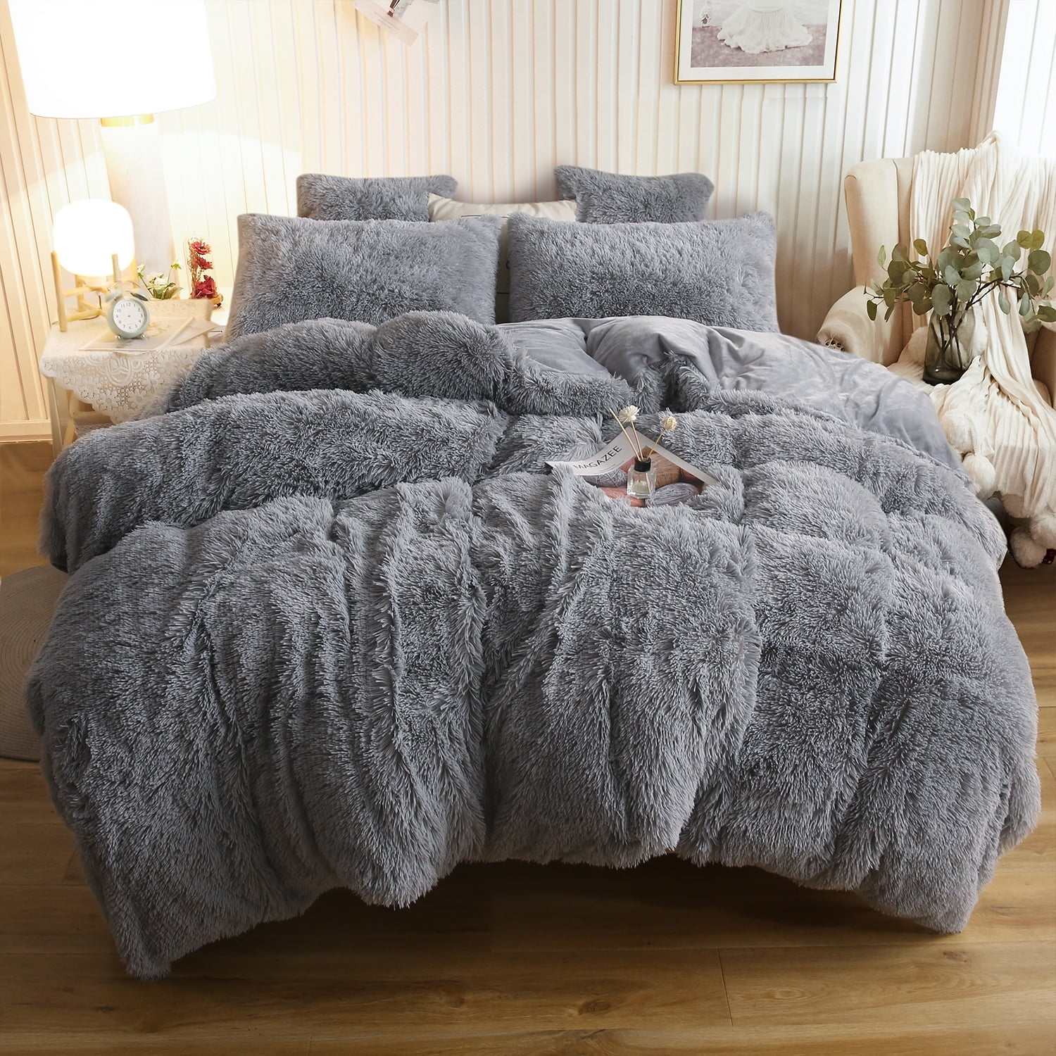 XeGe 3 Piece Fluffy Faux Fur Duvet Cover Set King Luxury Ultra Soft Velvet Shaggy Plush Bedding Set Fuzzy Comforter Cover with 2 Furry Pillow Cases Zipper Closure King Size Light Grey